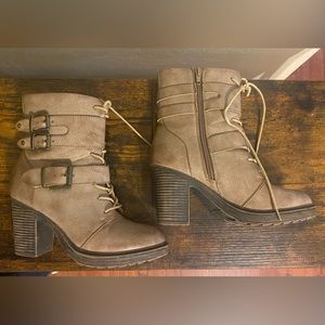 Shoedazzle Block Heal Leather Boots Sz 6